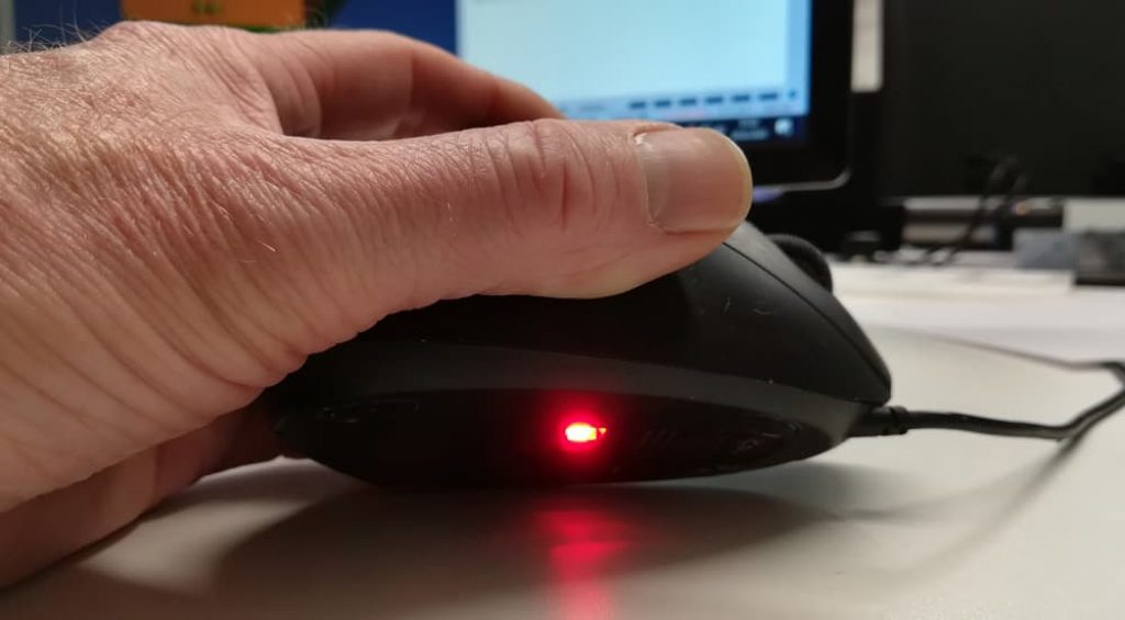 clean the mouse sensor