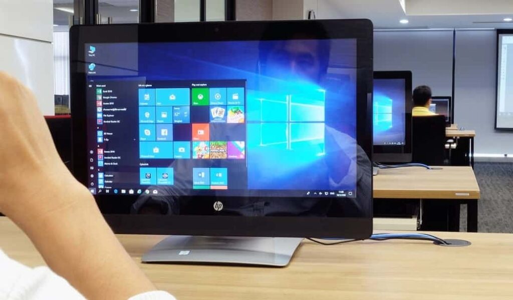 Windows 10 starts slowly